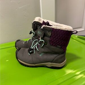Girls size 3 keen winter boots